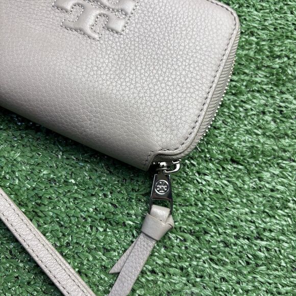 Tory Burch Thea New Ivory White W Gold Zipper Wristlet Wallet  $300 MSRP - Picture 3 of 8